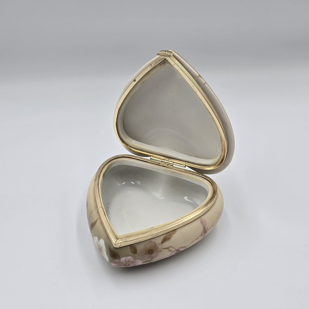 Victorian Garden Heart Trinket Box Dogwood Floral Hinged Porcelain Hummelwerk - Picture 6 of 13